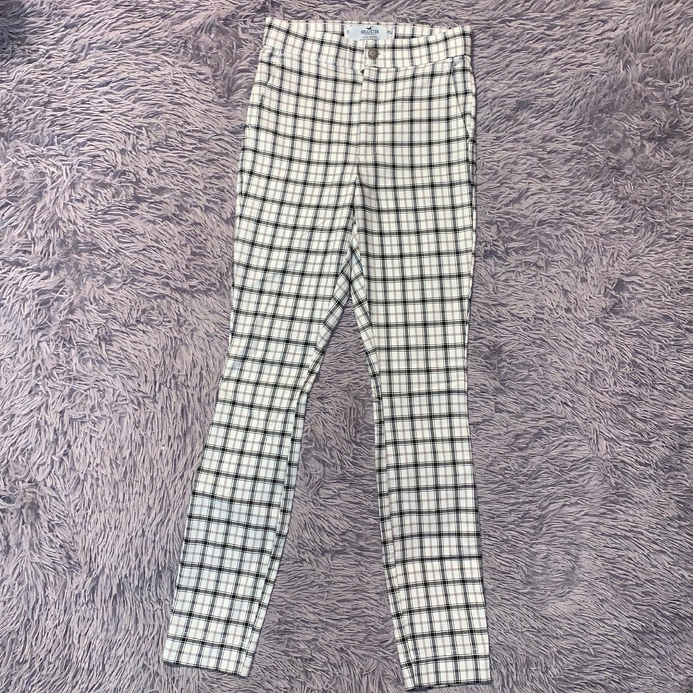 Hollister Ultra High-Rise Stretch Pants